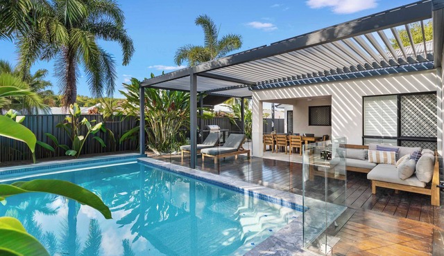 Curlews Nest - Pool, BBQ and Beach