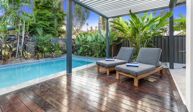 Curlews Nest - Pool BBQ and Beach