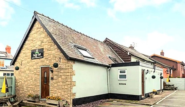 Curly Tail Accommodation