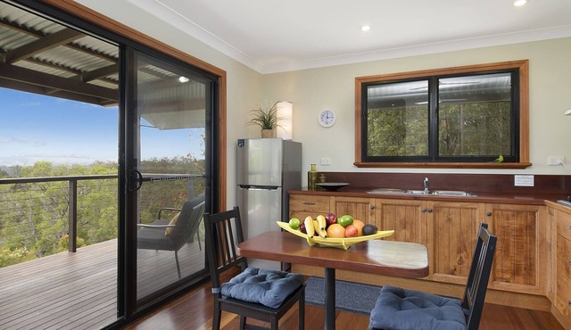 Currawong Cottage Hill Top