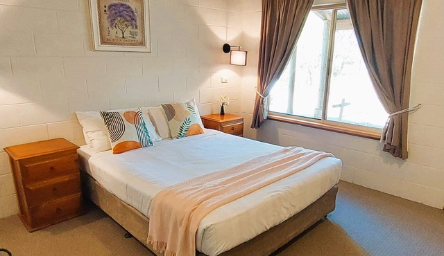 Currawong Cottage Hunter Valley central to wineries restaurants & attractions