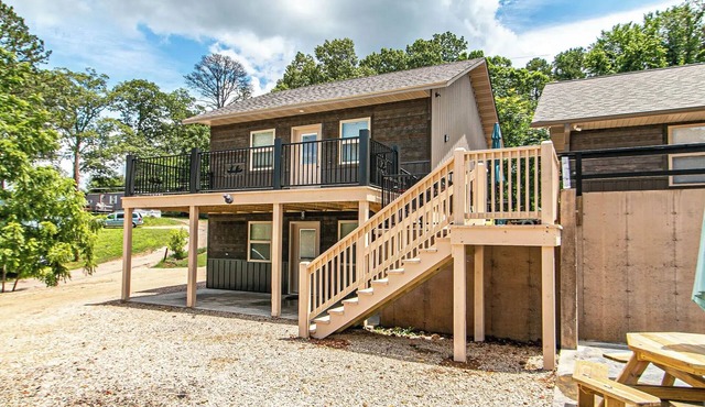 Current River Retreat 3 - 2 Bedroom Sleeps 6 - Cozy Apartment