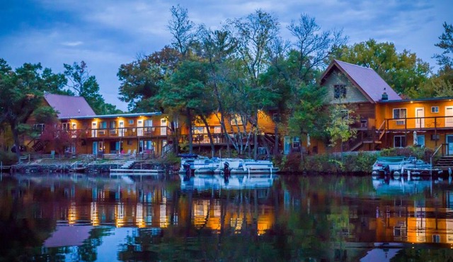 Curriers Lakeview Lodge