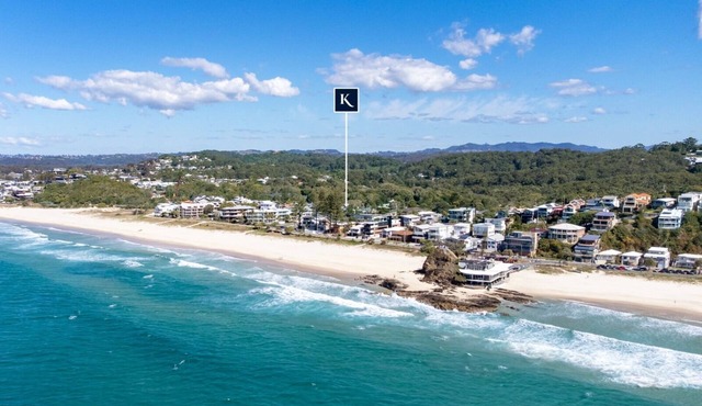 Currumbin Beach Holiday Home - 200m to the beach