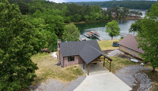 Curry Getaway on South Bay Lake Property