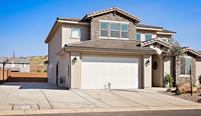 Curtis Ladera RV PAD, Basketball Hoop, Community Pool