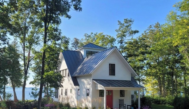 Custom-Built Lake House retreat right on Lake Champlain