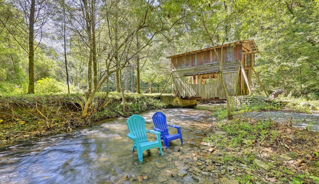 Custom-built Luxury Cabin w/Tesla Charger!