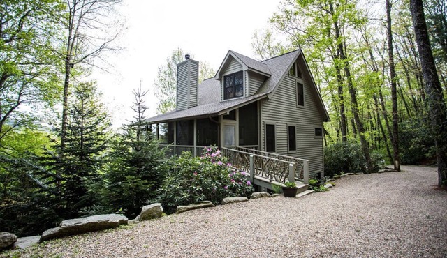 Custom Built Mountain Home on 4 Acres - 5 Miles from Old Edwards Inn