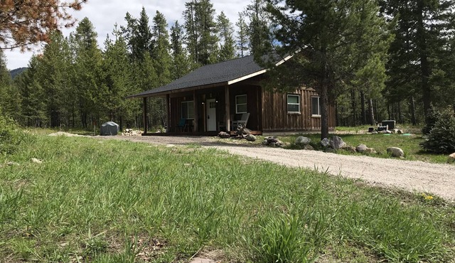 Custom Cabin Just Minutes From Glacier National Park!
