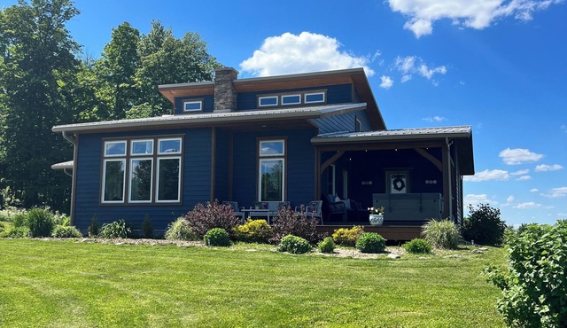 Custom Finger Lakes home near Ithaca with hot tub
