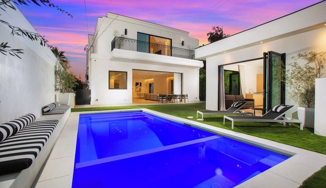Custom Home near Shops and Dining
