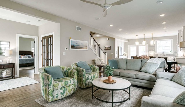 Custom Home Under the Dome - Walk to Campus!