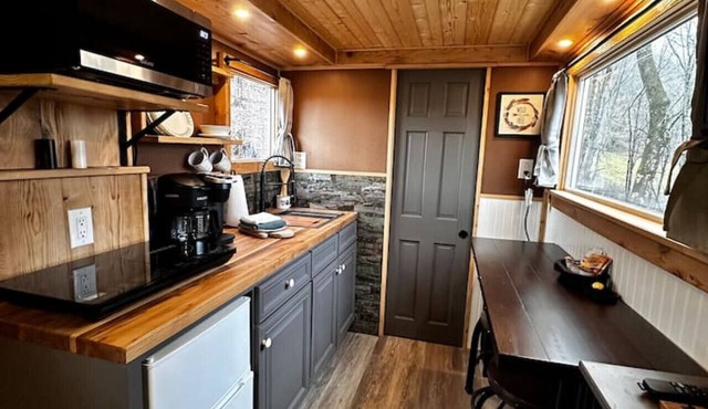 Custom HorseTrailerTinyHome near Grayson Highlands