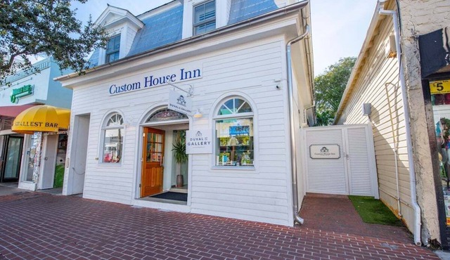 Custom House Inn | 8 BR Suite Compound on Duval!