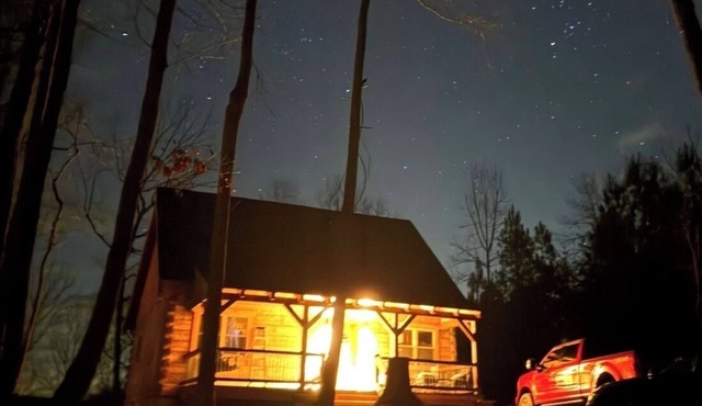 Custom Log Cabin in Shenandoah Valley w/Hot Tub