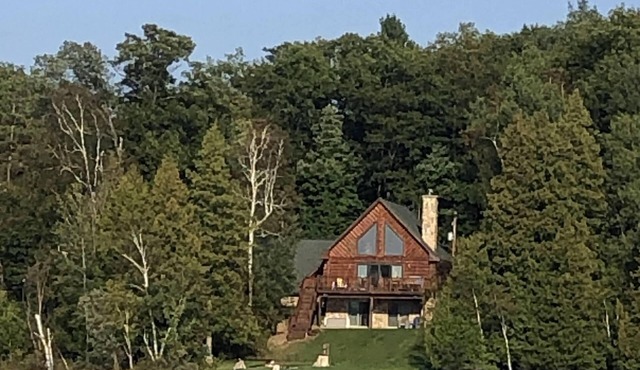 Custom Log Home w/Lakefront in Northern Michigan 3BR/3BA