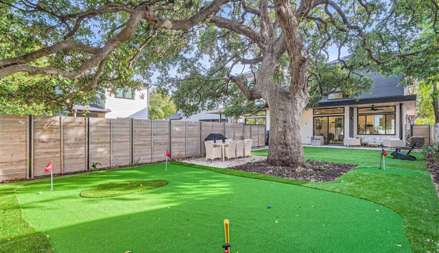 Custom New Build Central Austin Home Mins to DT