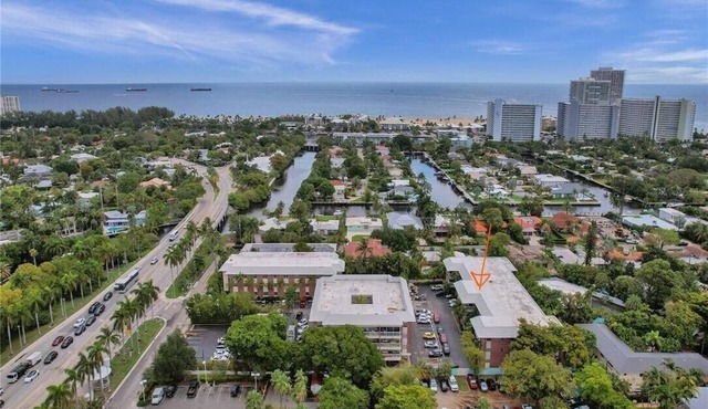 Cute 1-bed beach condo AC, pool, park in Fort Lauderdale harbor beach, marinas