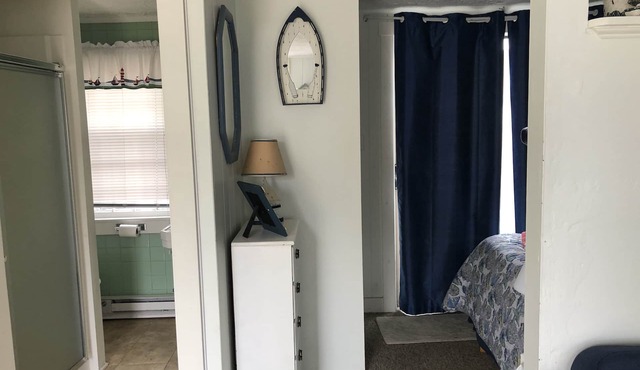 Cute 1 Bedroom efficiency Condo At Glendon Beach With a community Inground Pool