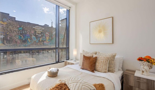 Cute 1BDR Apt on Bishop St- Heart of MTL