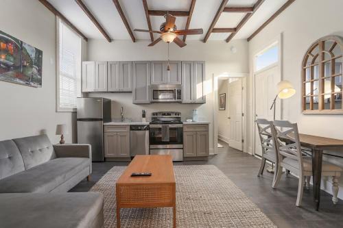 Cute 1bed 1bath 4blocks from French Q, near Bourbon St and steps to Jazz Venues