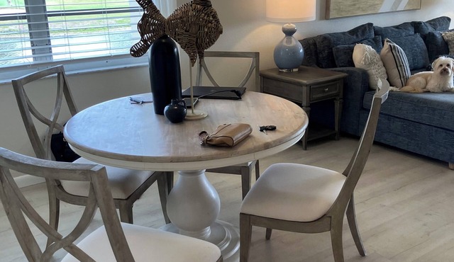 Cute 2-bed condo in Palm Aire CC, Sarasota, beautiful views.