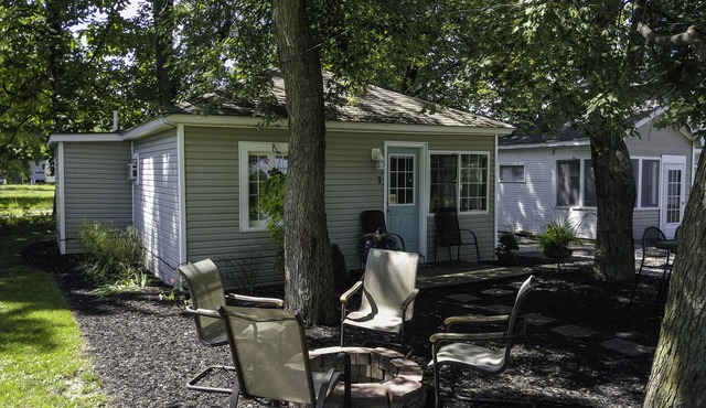 Cute 2 bedroom Cottage
