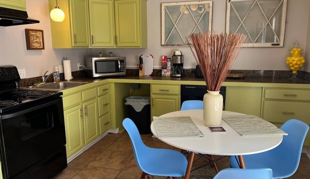 Cute 2 bedroom near LSU