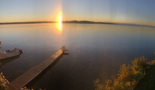 Cute 2 bedroom renovated cottage and with a quiet, serene waterfront setting.