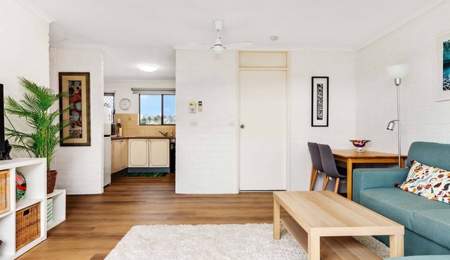 Cute 2-Bedroom Unit in the Heart of Batehaven