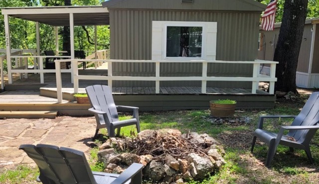 Cute 2 Bedroom with Lake Access in Quiet Neighborhood - Sleeps 6