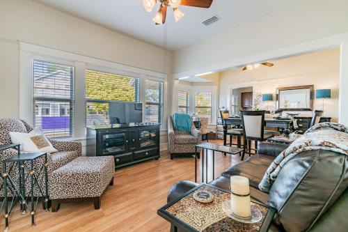 Cute 2B2B House, walk to Sponge Dock, Pet friendly