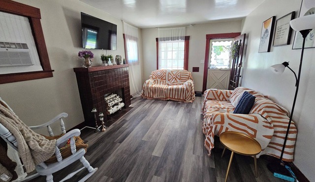 Cute 3 bd Pet Friendly house in Austintown Youngstown