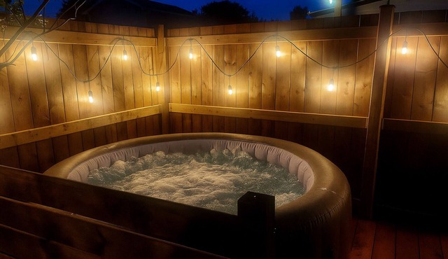 Cute 3 bdr house with hot tub