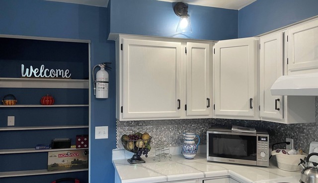 Cute 3-bedroom house walkable to Kinnick and UIHC