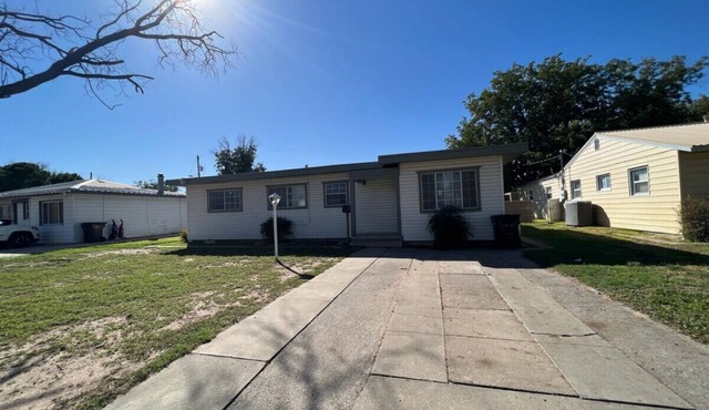 Cute 3 Bedroom - New Listings!