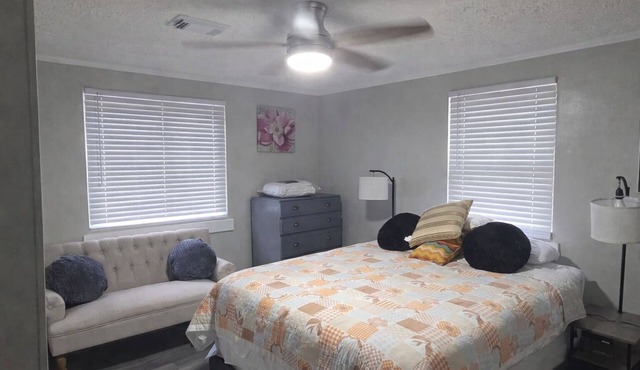 Cute 3BR 1.5 Bath, Fully Renovated Bungalow in Downtown Columbia, SC.