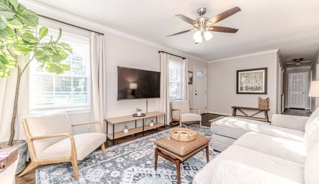 Cute! 3BR house near DT Raleigh