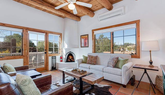 Cute adobe style condo with great balcony and minutes to the Plaza