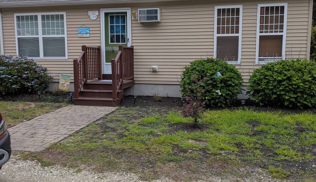 Cute and Comfy Cottage - 1 Mile to Wells Beach & 3 Miles to Ogunquit Beach!