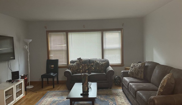 Cute and Cozy 2 Bedroom