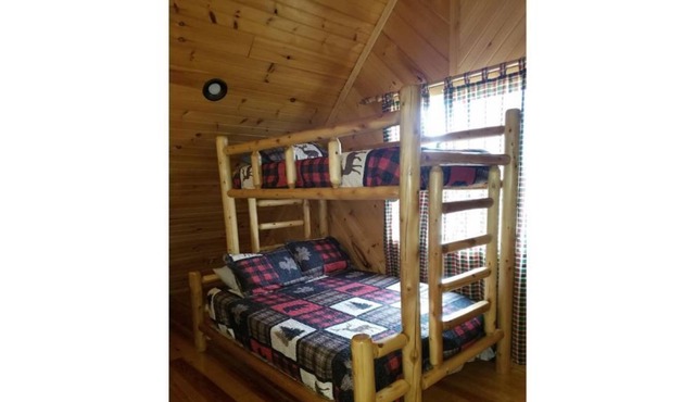 Cute and Cozy Cabin