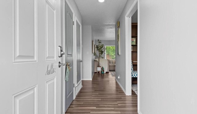 Cute and Cozy Cottage