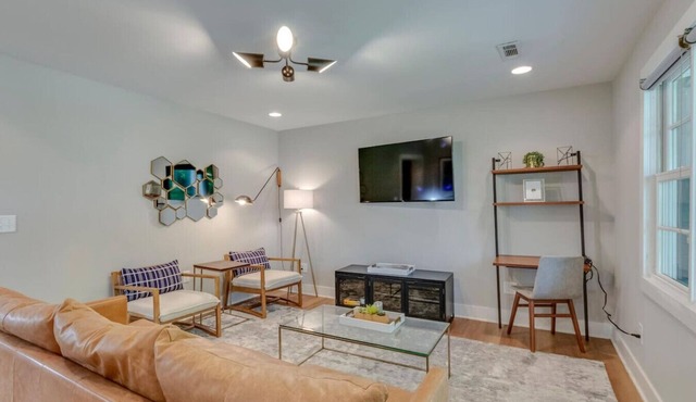 Cute And Cozy - Historic Franklin Quadplex