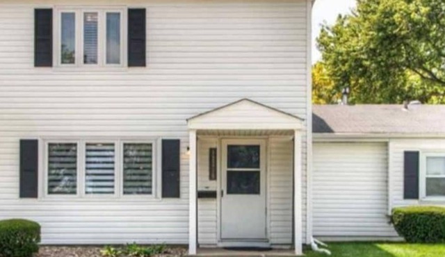 Cute and cozy updated condo