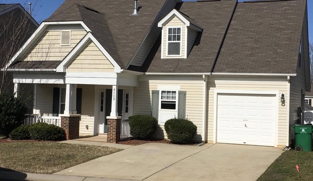 Cute and spacious single family home, pet friendly