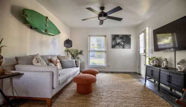 Cute apartment close to Frank Brown park, pier park, and 5 blocks from the beach