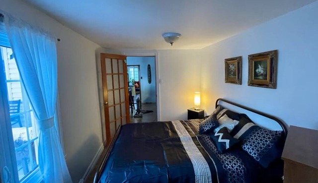 Cute apartment in Quartier St-Sauveur. Ideally located close to everything.