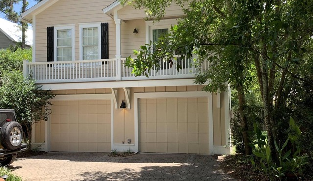 Cute As A Button, Plenty Of Space And Very Easy Walk To Beach